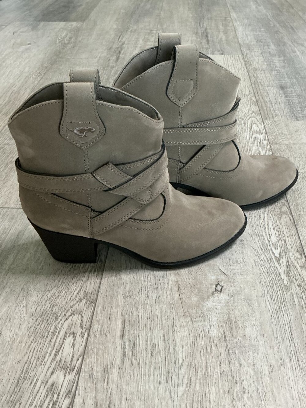 Rocket Dog Women's Western Ankle Boots Taupe Faux Suede Size 8